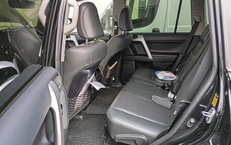 Toyota Land Cruiser Prado 150 рестайлинг 2, 2021 год, 6 800 000 рублей, 13 фотография