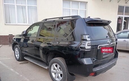 Toyota Land Cruiser Prado 150 рестайлинг 2, 2021 год, 6 800 000 рублей, 6 фотография