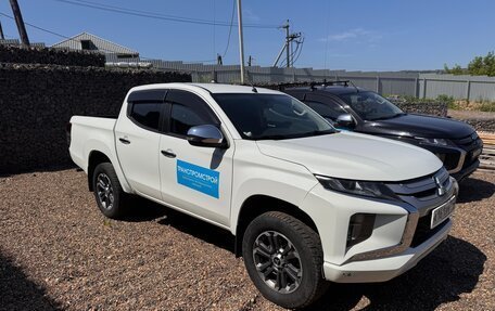Mitsubishi L200 IV рестайлинг, 2020 год, 2 300 000 рублей, 2 фотография