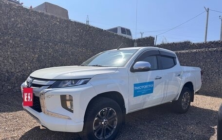 Mitsubishi L200 IV рестайлинг, 2020 год, 2 300 000 рублей, 8 фотография