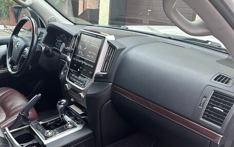 Toyota Land Cruiser 200, 2015 год, 4 100 000 рублей, 10 фотография