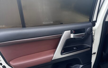 Toyota Land Cruiser 200, 2015 год, 4 100 000 рублей, 15 фотография