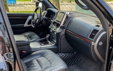 Toyota Land Cruiser 200, 2017 год, 7 500 000 рублей, 10 фотография