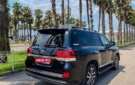 Toyota Land Cruiser 200, 2017 год, 7 500 000 рублей, 4 фотография