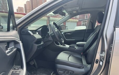 Toyota RAV4, 2022 год, 2 670 000 рублей, 7 фотография