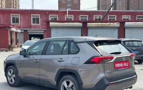 Toyota RAV4, 2022 год, 2 670 000 рублей, 4 фотография