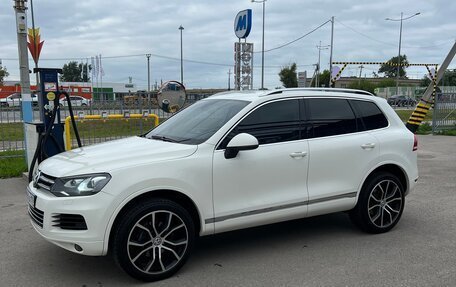 Volkswagen Touareg III, 2011 год, 1 699 000 рублей, 10 фотография