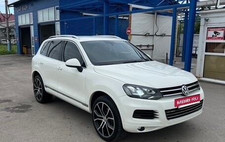 Volkswagen Touareg III, 2011 год, 1 699 000 рублей, 2 фотография