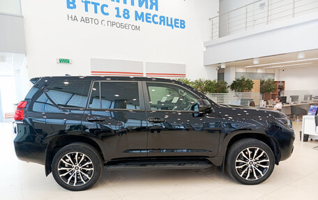 Toyota Land Cruiser Prado 150 рестайлинг 2, 2021 год, 7 275 000 рублей, 5 фотография