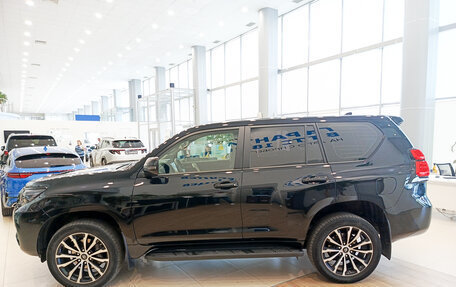 Toyota Land Cruiser Prado 150 рестайлинг 2, 2021 год, 7 275 000 рублей, 10 фотография