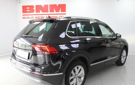 Volkswagen Tiguan II, 2018 год, 2 770 000 рублей, 3 фотография