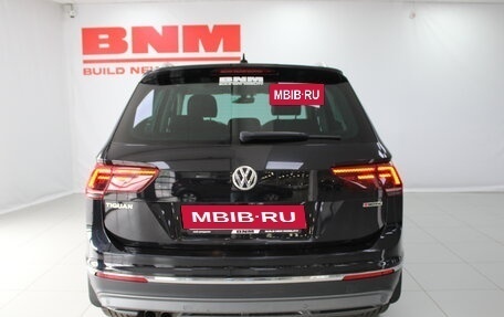 Volkswagen Tiguan II, 2018 год, 2 770 000 рублей, 4 фотография