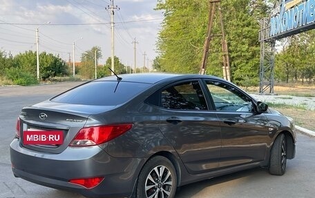 Hyundai Solaris II рестайлинг, 2015 год, 1 050 000 рублей, 3 фотография