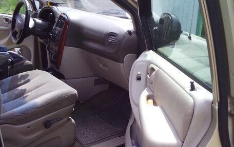 Chrysler Town & Country IV, 2005 год, 650 000 рублей, 6 фотография