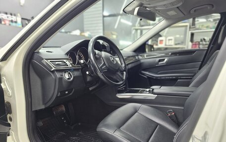 Mercedes-Benz E-Класс, 2013 год, 1 980 000 рублей, 23 фотография