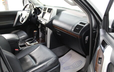 Toyota Land Cruiser Prado 150 рестайлинг 2, 2010 год, 2 885 000 рублей, 13 фотография