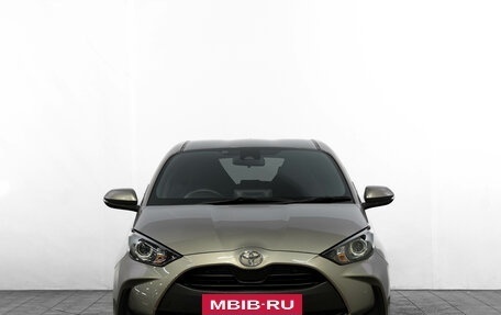 Toyota Yaris, 2021 год, 1 499 000 рублей, 2 фотография