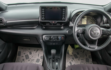 Toyota Yaris, 2021 год, 1 499 000 рублей, 11 фотография