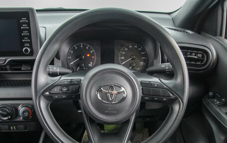 Toyota Yaris, 2021 год, 1 499 000 рублей, 15 фотография