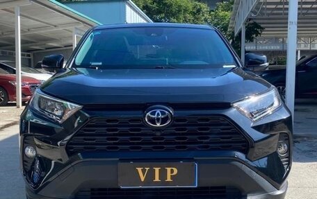 Toyota RAV4, 2022 год, 2 300 000 рублей, 2 фотография
