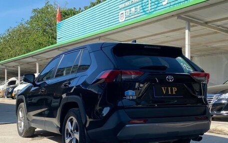 Toyota RAV4, 2022 год, 2 300 000 рублей, 7 фотография