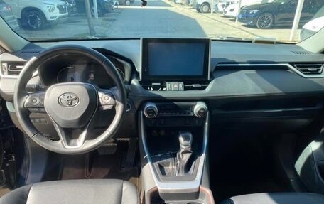Toyota RAV4, 2022 год, 2 300 000 рублей, 13 фотография