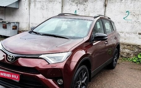 Toyota RAV4, 2019 год, 2 950 000 рублей, 4 фотография
