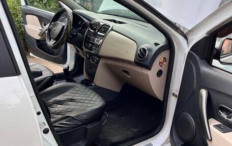 Renault Logan II, 2014 год, 400 000 рублей, 13 фотография