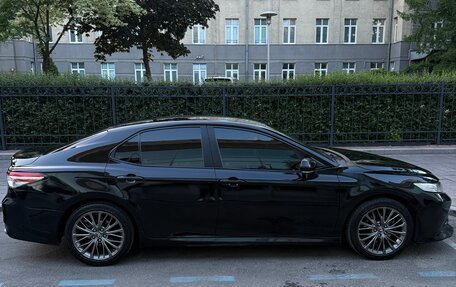 Toyota Camry, 2018 год, 2 100 000 рублей, 2 фотография