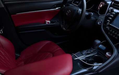 Toyota Camry, 2018 год, 2 100 000 рублей, 7 фотография