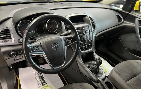 Opel Astra J, 2011 год, 945 000 рублей, 10 фотография
