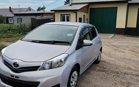 Toyota Vitz, 2012 год, 760 000 рублей, 2 фотография