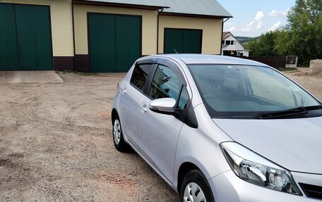 Toyota Vitz, 2012 год, 760 000 рублей, 3 фотография