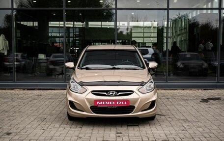 Hyundai Solaris II рестайлинг, 2012 год, 800 000 рублей, 3 фотография