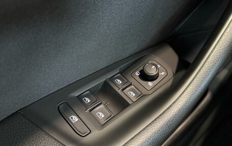 Volkswagen Passat B8 рестайлинг, 2018 год, 1 920 000 рублей, 19 фотография