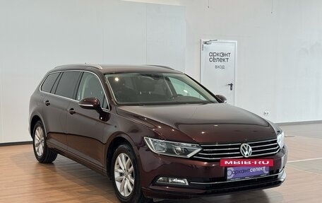 Volkswagen Passat B8 рестайлинг, 2018 год, 1 920 000 рублей, 3 фотография