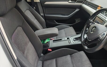Volkswagen Passat B8 рестайлинг, 2015 год, 1 900 000 рублей, 8 фотография