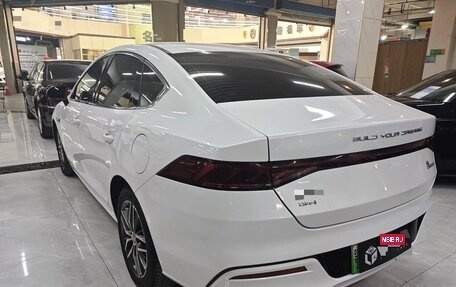 BYD Qin, 2022 год, 1 240 000 рублей, 3 фотография