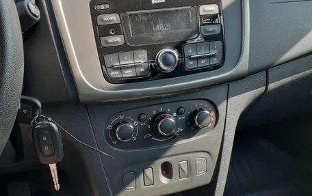 Renault Logan II, 2019 год, 750 000 рублей, 14 фотография