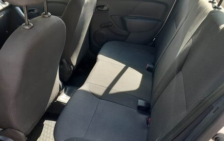 Renault Logan II, 2019 год, 750 000 рублей, 21 фотография