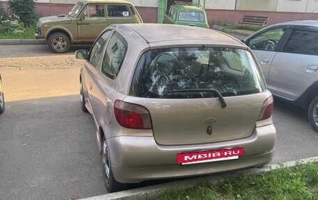 Toyota Vitz, 1999 год, 330 000 рублей, 2 фотография