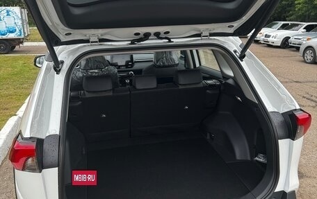 Toyota RAV4, 2025 год, 3 700 000 рублей, 6 фотография