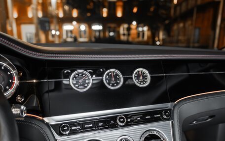 Bentley Continental GT III, 2020 год, 19 000 000 рублей, 20 фотография