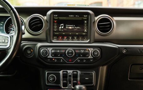 Jeep Wrangler, 2018 год, 3 800 000 рублей, 19 фотография