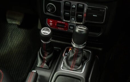 Jeep Wrangler, 2018 год, 3 800 000 рублей, 21 фотография