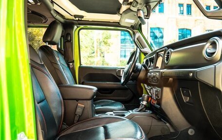 Jeep Wrangler, 2018 год, 3 800 000 рублей, 26 фотография