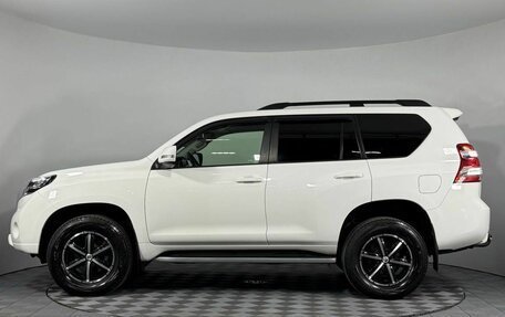 Toyota Land Cruiser Prado 150 рестайлинг 2, 2016 год, 3 300 000 рублей, 8 фотография