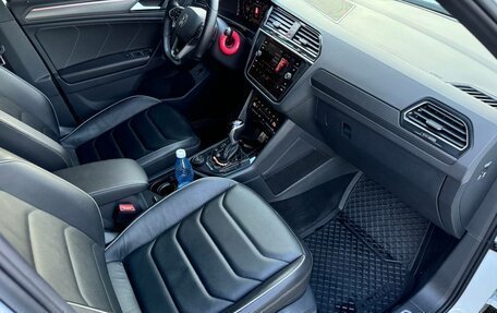 Volkswagen Tiguan II, 2021 год, 3 600 000 рублей, 22 фотография