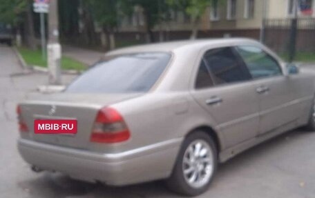 Mercedes-Benz C-Класс, 1994 год, 250 000 рублей, 3 фотография