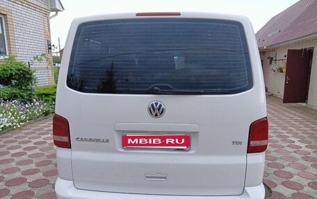 Volkswagen Caravelle T5, 2015 год, 2 430 000 рублей, 3 фотография